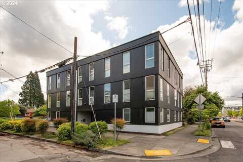 1480 N JARRETT ST, Portland, OR 97217