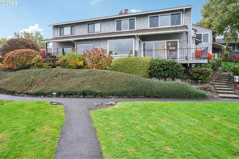 651 N TOMAHAWK ISLAND DR, Portland, OR 97217