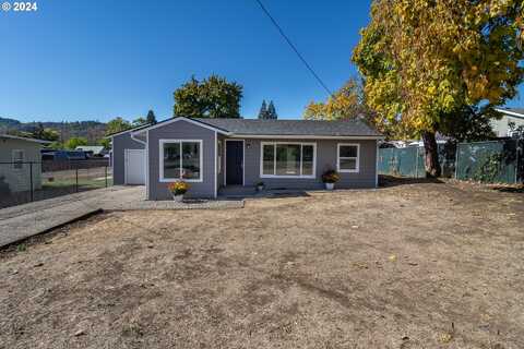 220 NE PATTERSON ST, Roseburg, OR 97470