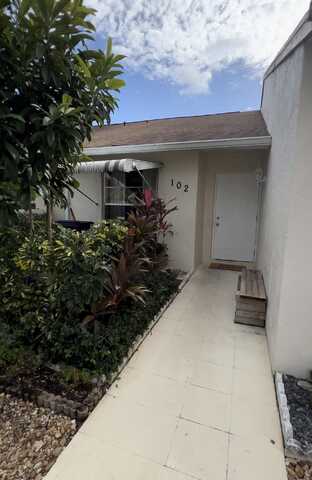 102 Pinewood Court, Jupiter, FL 33458