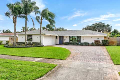 728 Robin Way, North Palm Beach, FL 33408