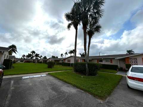 2723 Dudley Drive E, West Palm Beach, FL 33415