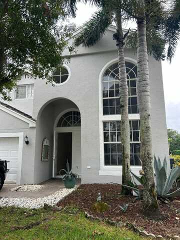 104 Kensington Way, Royal Palm Beach, FL 33414