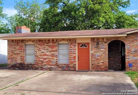 202 North St., Pleasanton, TX 78064