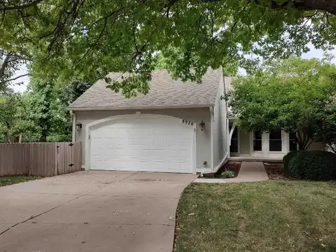 8920 E Peppertree Cir, Wichita, KS 67226