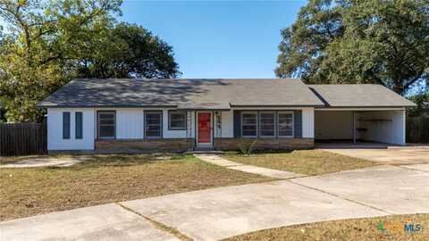 854 S Magnolia Avenue, Luling, TX 78648