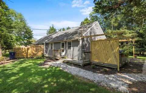 72 Weaver Road, North Kingstown, RI 02852