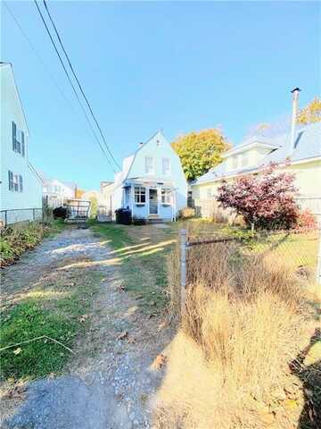 31 Sagamore Street, Warwick, RI 02889