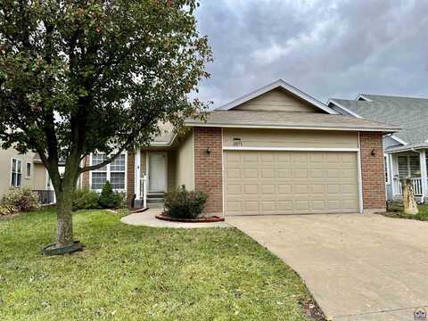 3571 SW Willow Brook LN, Topeka, KS 66614