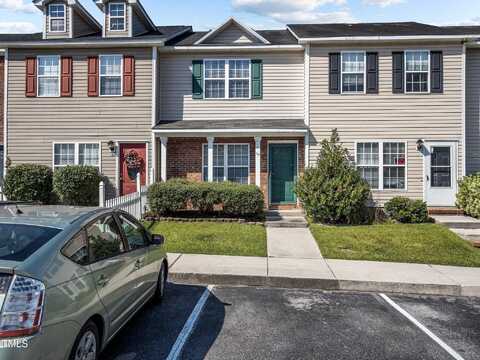 107 Woodlake Court, Jacksonville, NC 28546