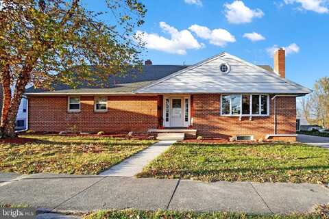 220 LINCOLN WAY E, NEW OXFORD, PA 17350