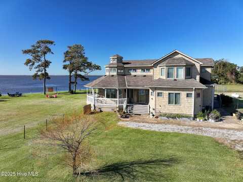 110 Barnes Lane, Knotts Island, NC 27950