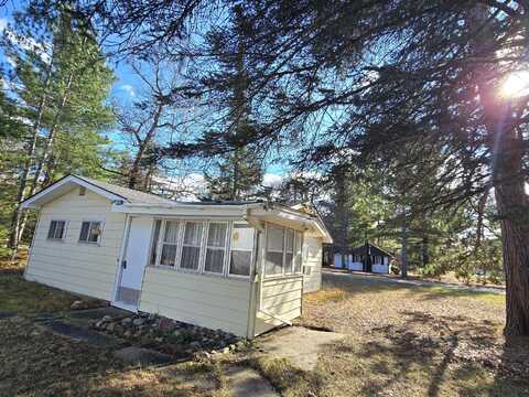 186 Savage Drive, Mio, MI 48647