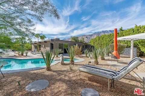 2372 N Trail Cir, Palm Springs, CA 92262