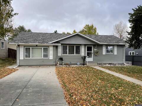 1212 Clark Street, Thermopolis, WY 82443