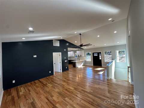 914 30th avenue Drive NW, Hickory, NC 28601