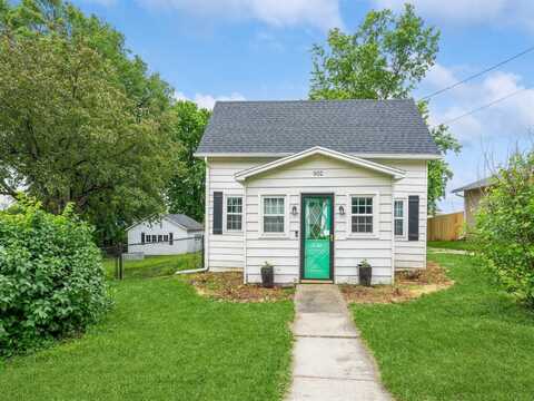 902 South Avenue, Norwalk, IA 50211