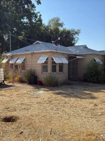 447 Pinedale Avenue W, Pinedale, CA 93650