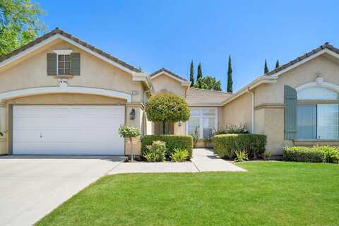 5124 Via Trevi N, Fresno, CA 93711