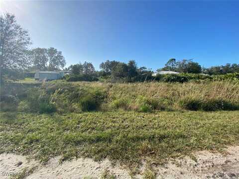 2721 W Petaluma Road, Avon Park, FL 33825