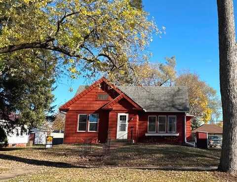 403 S STATE ST, WAUPACA, WI 54981