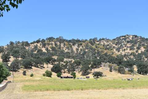 W/O Sasia Rd & N/O Chanac Rd, Tehachapi, CA 93561