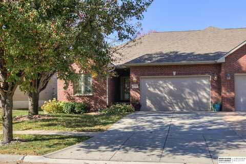 7539 Kentwell Lane, Lincoln, NE 68516