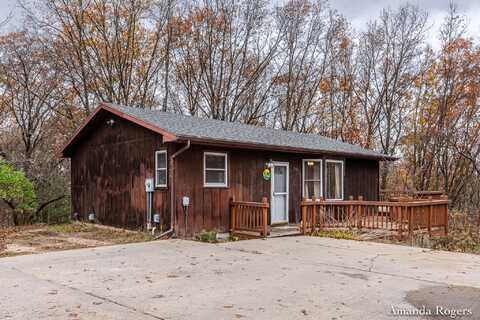 9360 Winslow Drive, Saranac, MI 48881