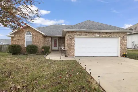 888 W Crestwood Street, Nixa, MO 65714