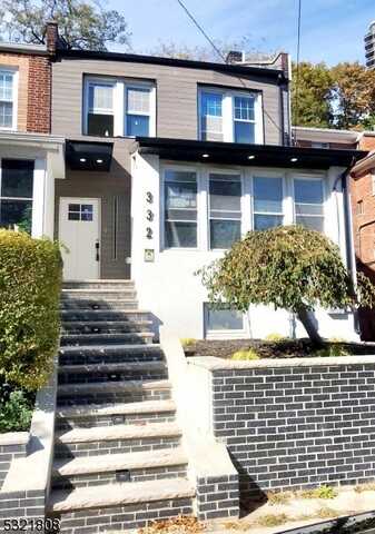 332 Undercliff Ave, Edgewater, NJ 07020