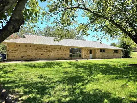 106 Susie St, Chandler, TX 75758