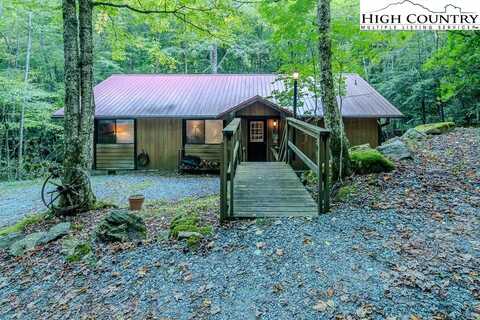 205 Dogwood Lane, Beech Mountain, NC 28604