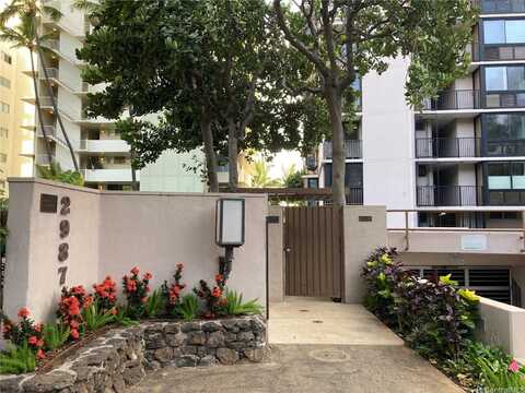 2987 Kalakaua Avenue, Honolulu, HI 96815