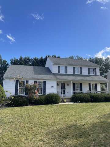 112 ARROWHEAD LN, STUARTS DRAFT, VA 24477