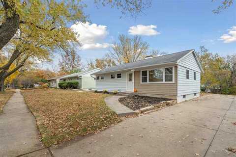 1310 Whiting Ave Ct, IowaCity, IA 52245