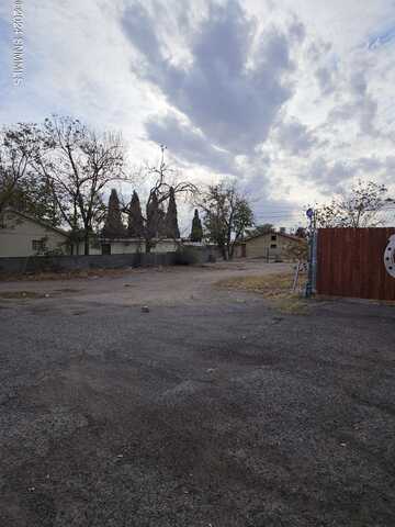 910 S Solano Drive, Las Cruces, NM 88001