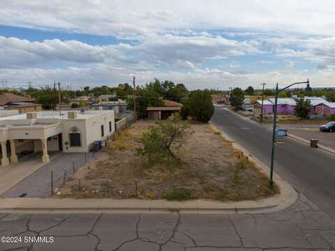 909 E Mountain Avenue, Las Cruces, NM 88001