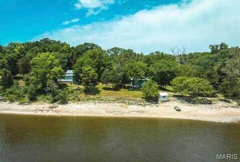 1 Golden Eagle Ferry Rd, Golden Eagle, IL 62036