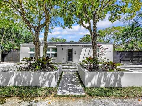 931 NE 140th St, North Miami, FL 33161