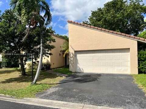 1265 Spring Cir Dr, Coral Springs, FL 33071