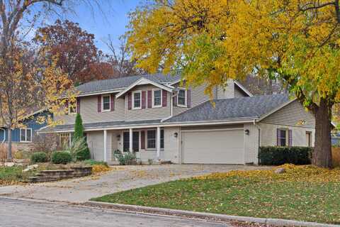 2510 Normandy Ln, Wauwatosa, WI 53226