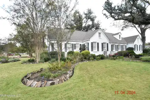 701 Bowles Street, Belzoni, MS 39038