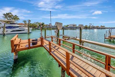 43 LEEWARD ISLAND, CLEARWATER BEACH, FL 33767