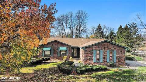 44251 Rina, Clinton Township, MI 48038