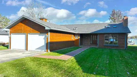 1865 S Parker, Marine City, MI 48039