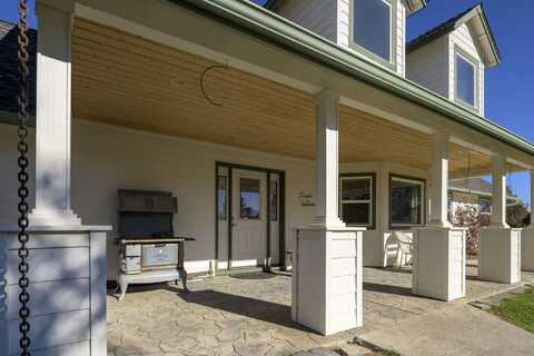 6187 SW Jaguar Avenue, Redmond, OR 97756