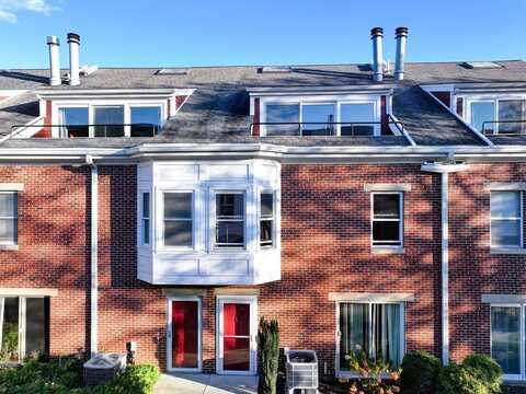 152 Quincy Shore Dr, Quincy, MA 02171