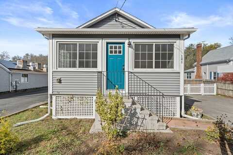 141 Fairhaven Rd, Mattapoisett, MA 02739