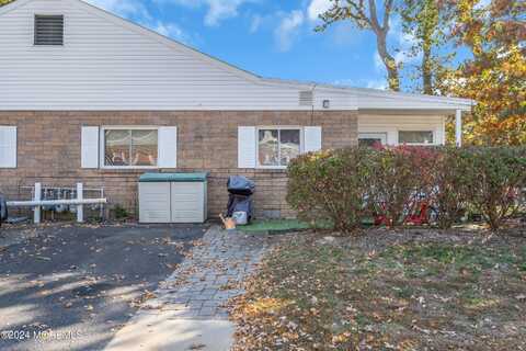 6 Hemlock, Manchester, NJ 08759