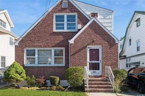 13 Hinsdale Avenue, Floral Park, NY 11001